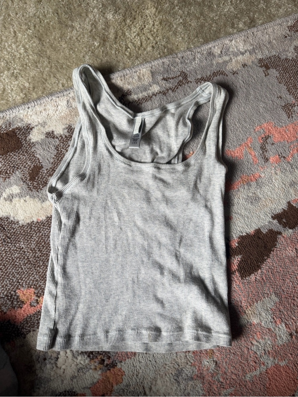 Gray cropped skims tank